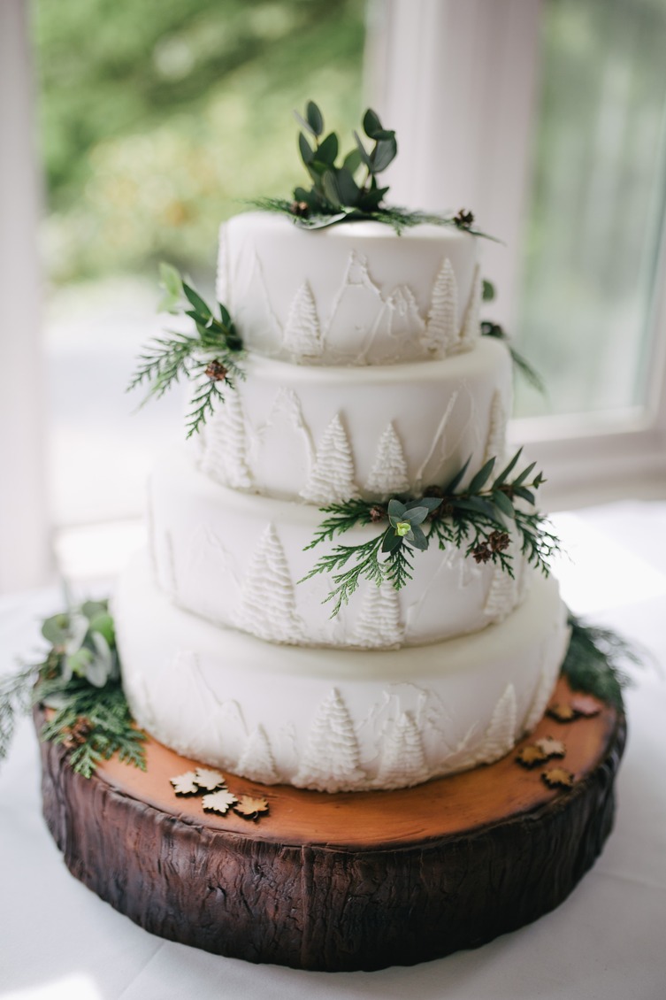 Christmas wedding cake